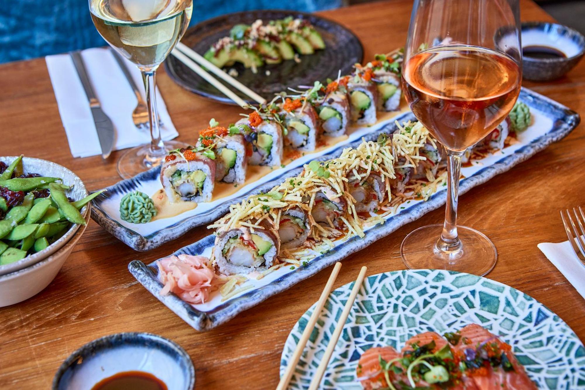 Hotel Cort Palma de Mallorca Exteriér fotografie Sushi served with wine
